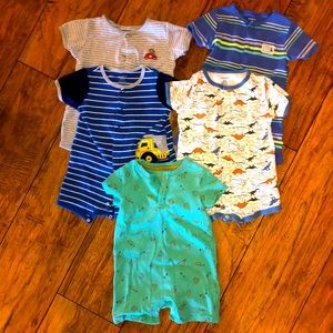 Bundle of 5 little boy rompers 12 months Carter’s